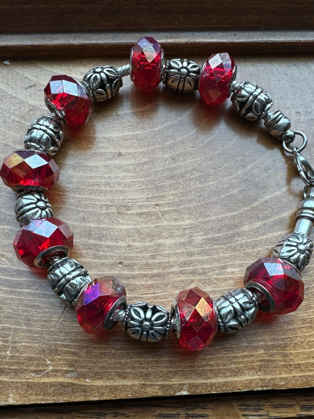 Radiant Bali Style Faceted Red & Silver Tone Beaded Bracelet 8.5” AB Iridescence